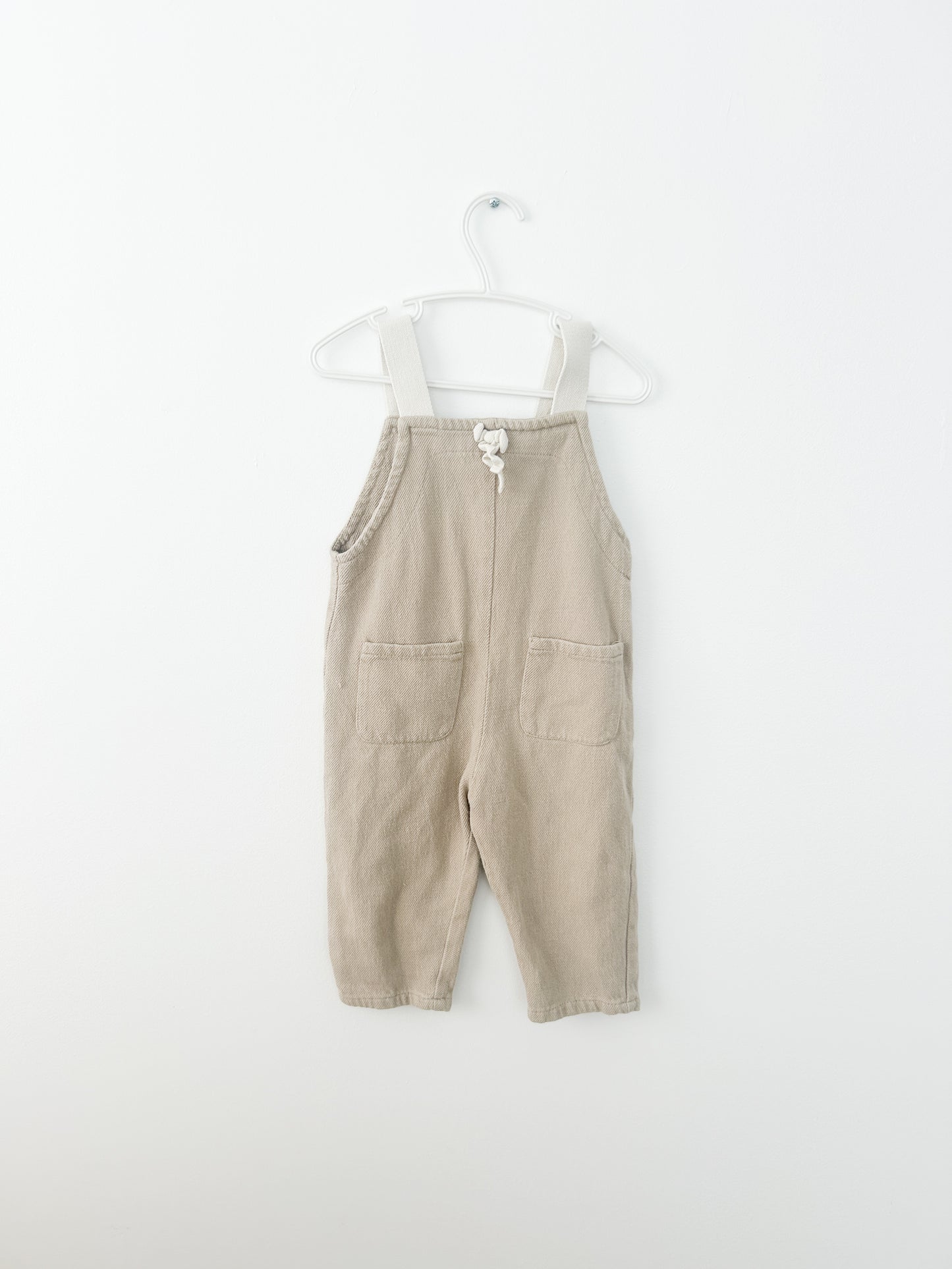 Zara overalls with wooden button Size: 2T