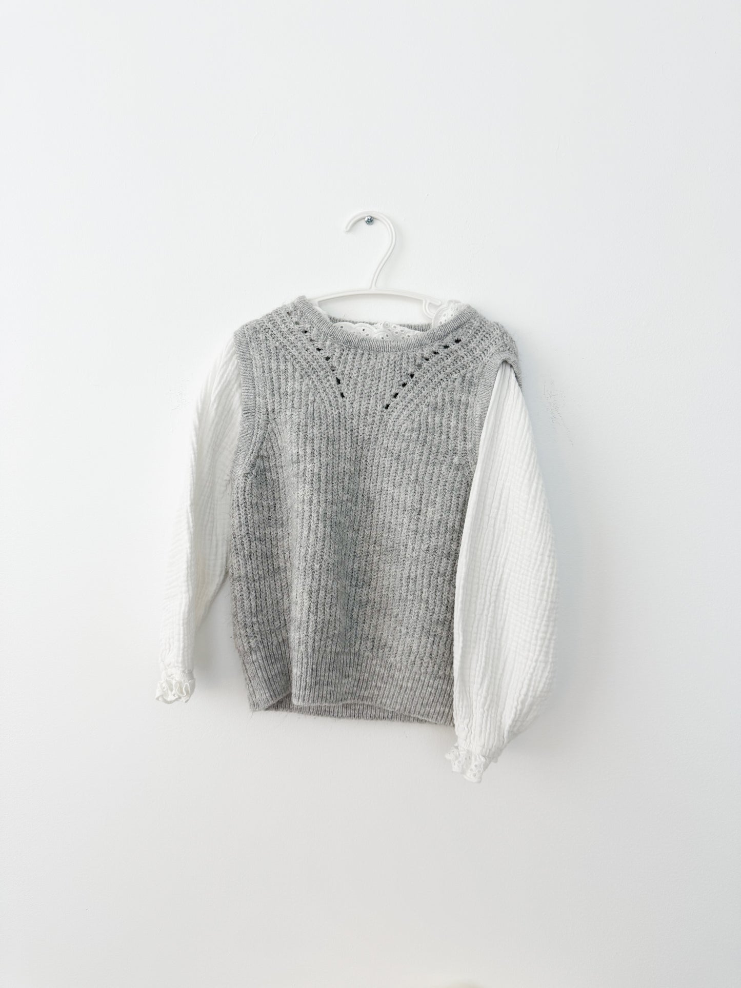 Zara sweater vest shirt Size: 4T
