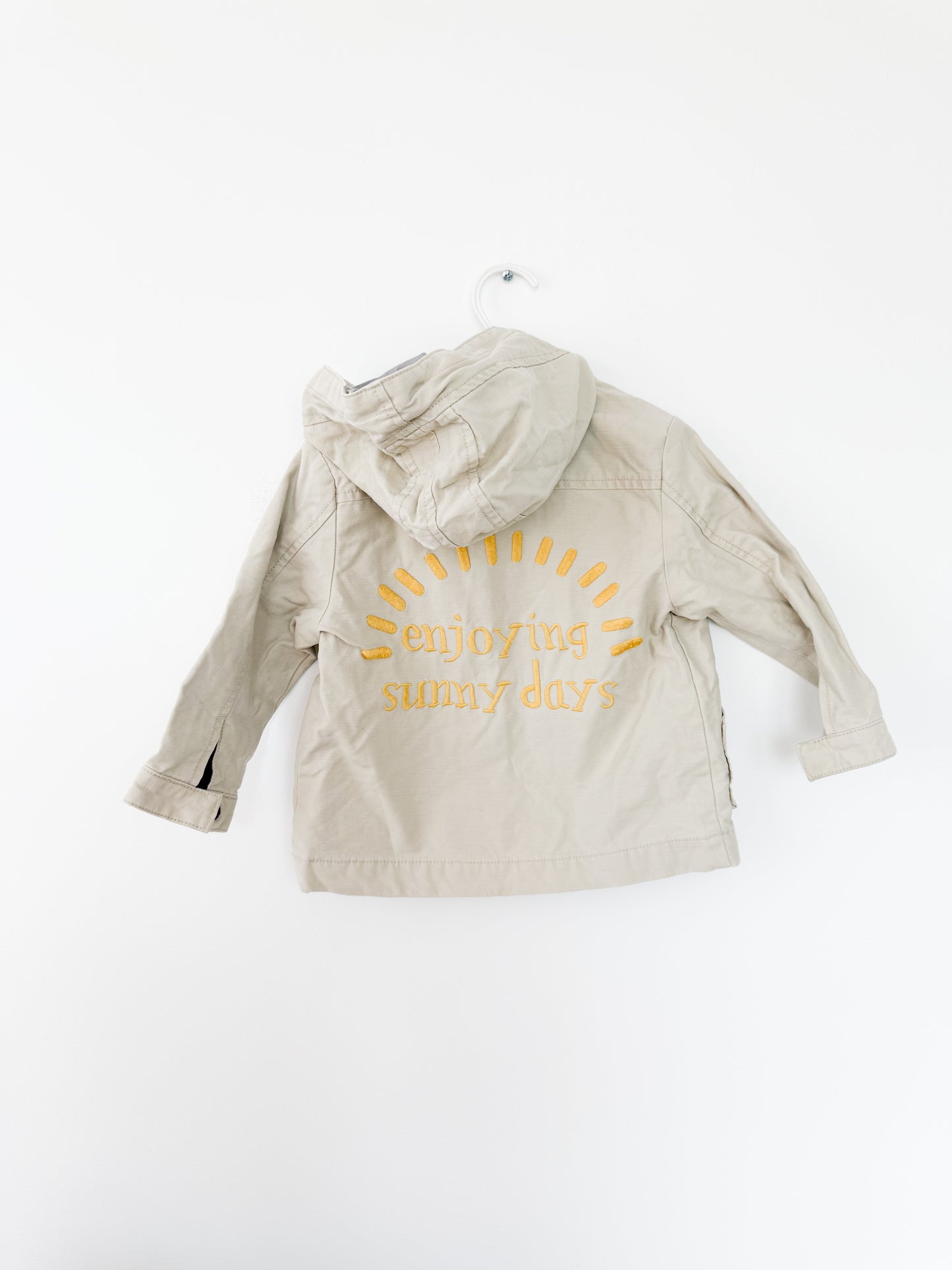 zara button up jacket Size: 12-18 month (fits 18-24)