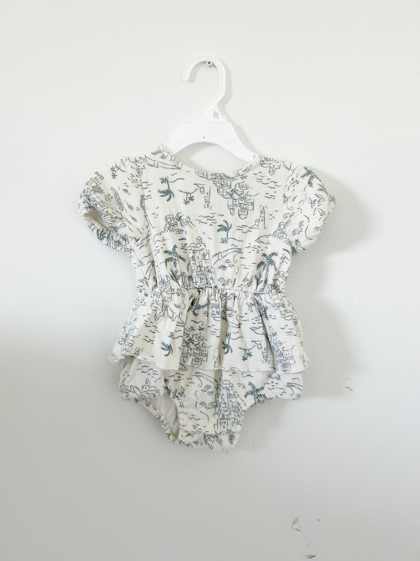 Modern Moments Village Romper Size: 6-9 months