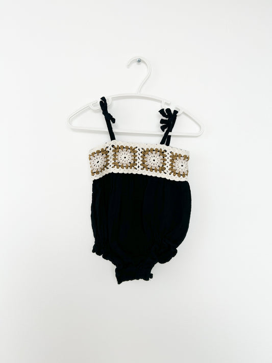 Old navy romper Size: 6-12 month