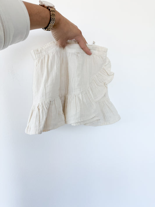 H&M Cream skirt Size: 4-5T