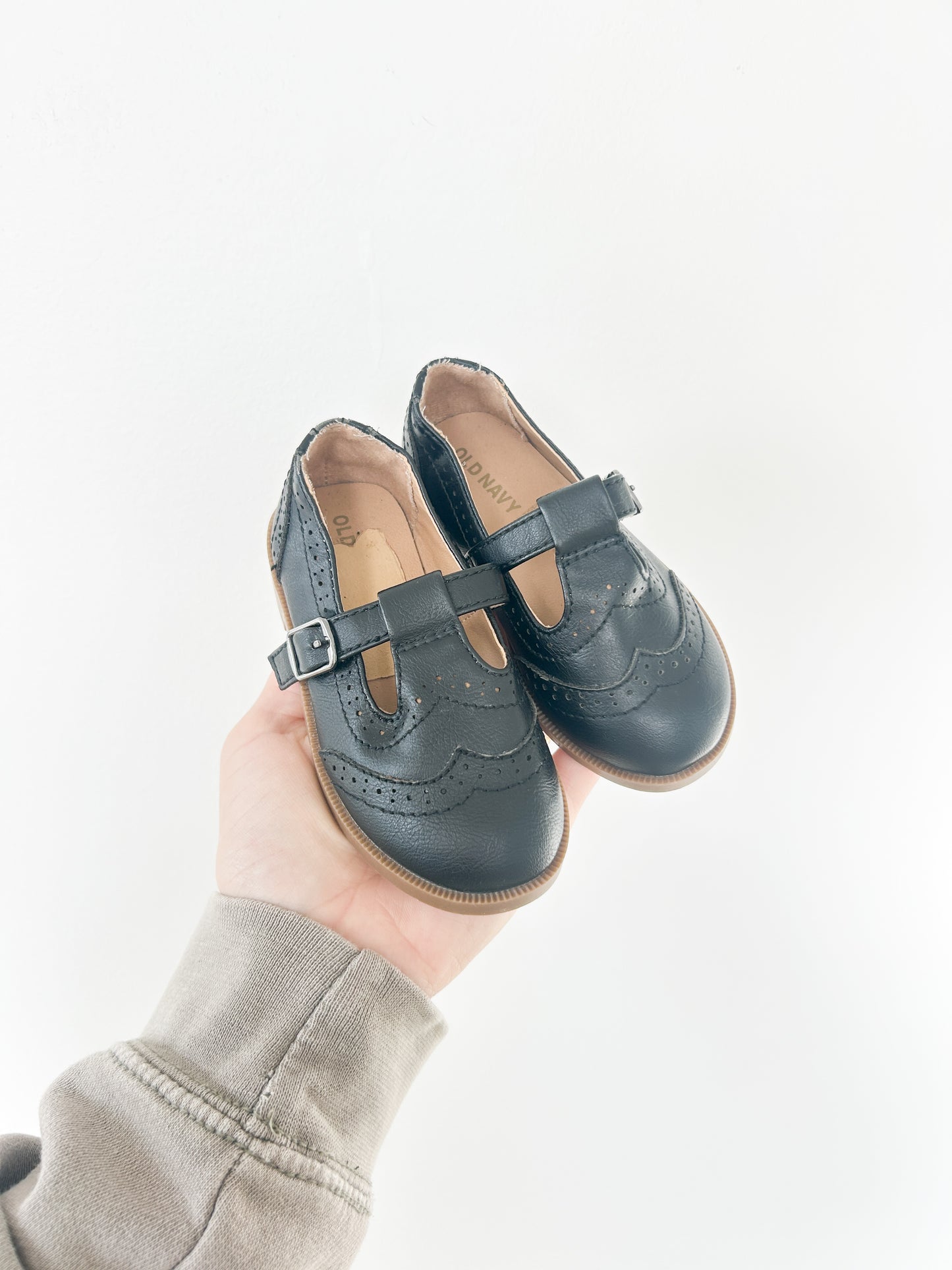 Old Navy Shoes (New without tags) Size: 6C