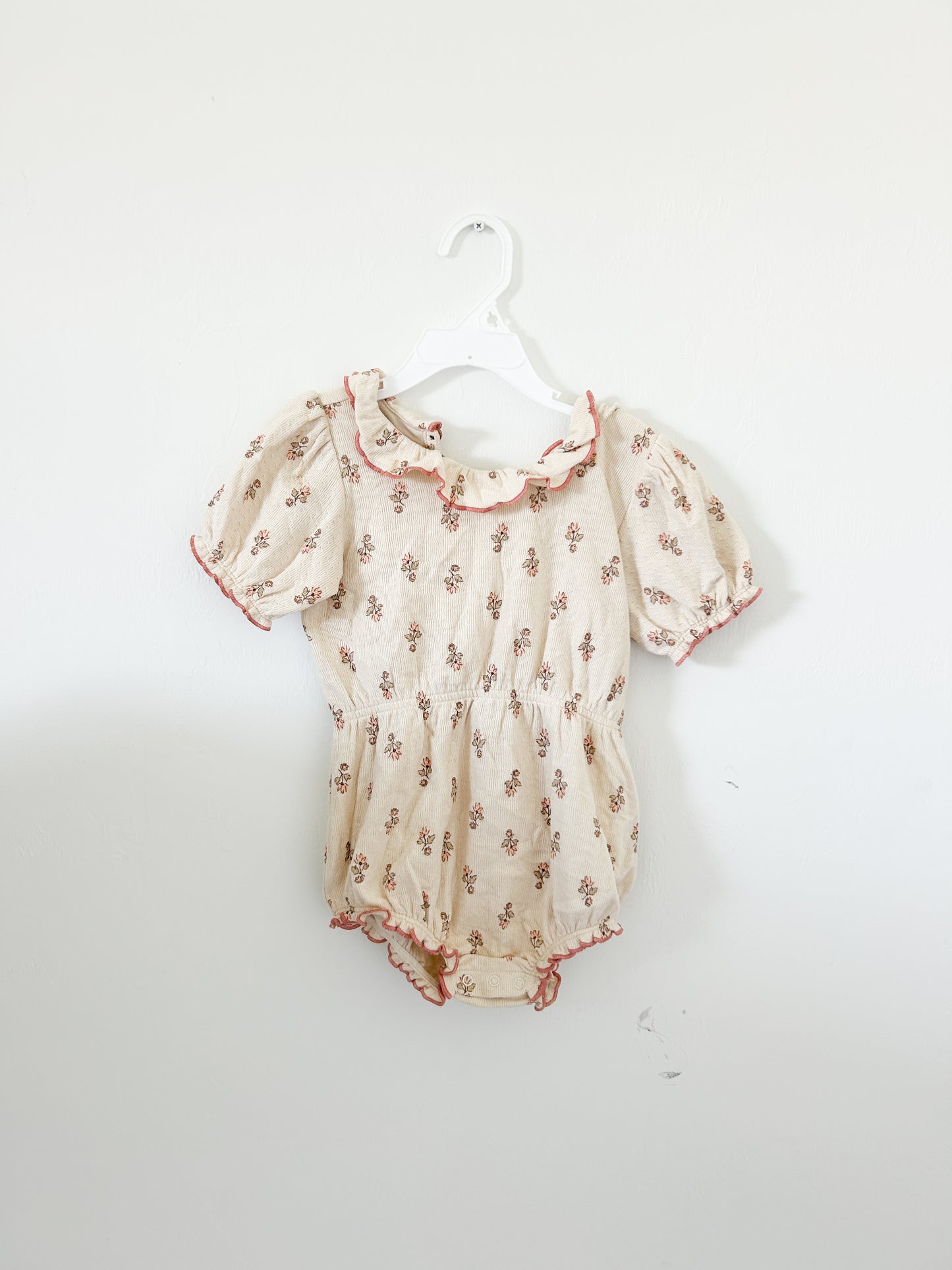 Modern Moments Floral Romper Size: 24 months