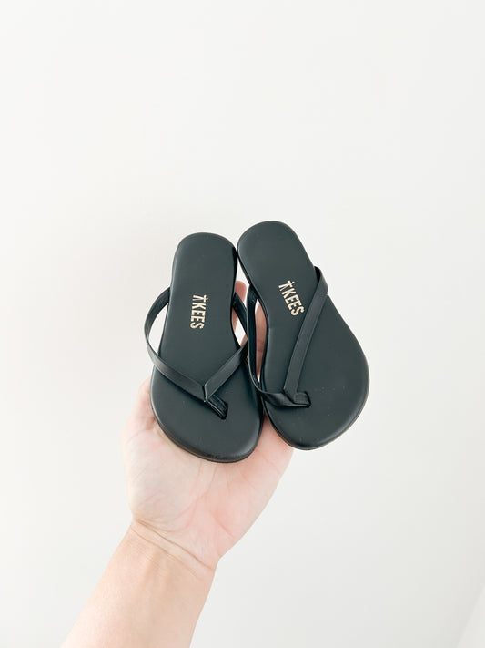 Tkees leather flip flops Size: 6C EUC
