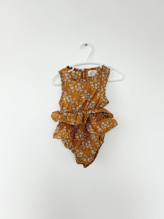 Knotted ferm floral romper size: 6-12 month